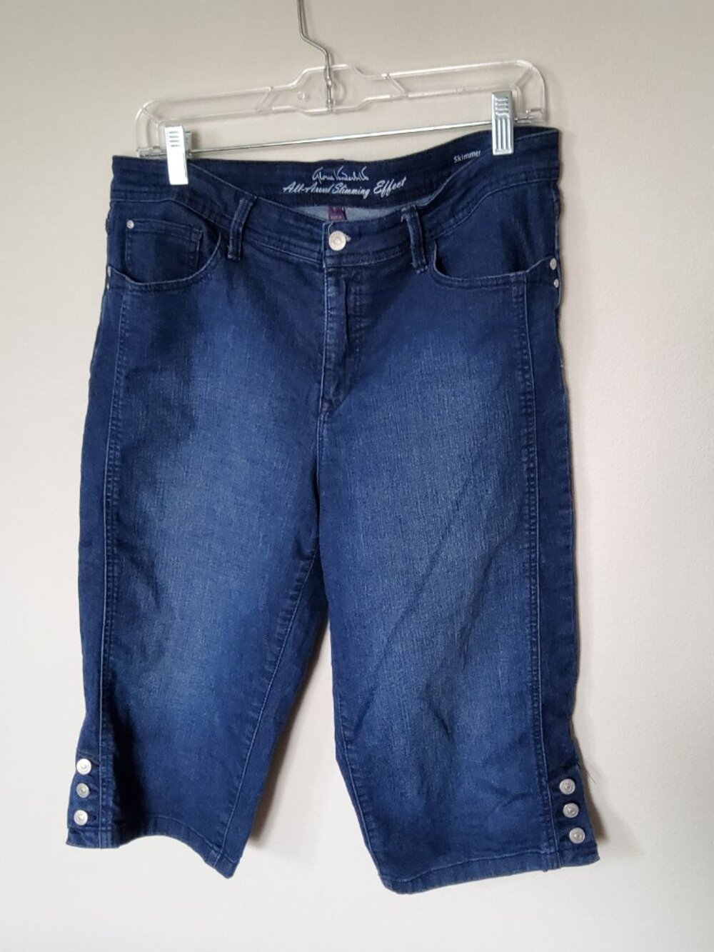 Denim Capris size 12 Gloria Vanderbilt stretch for comfort